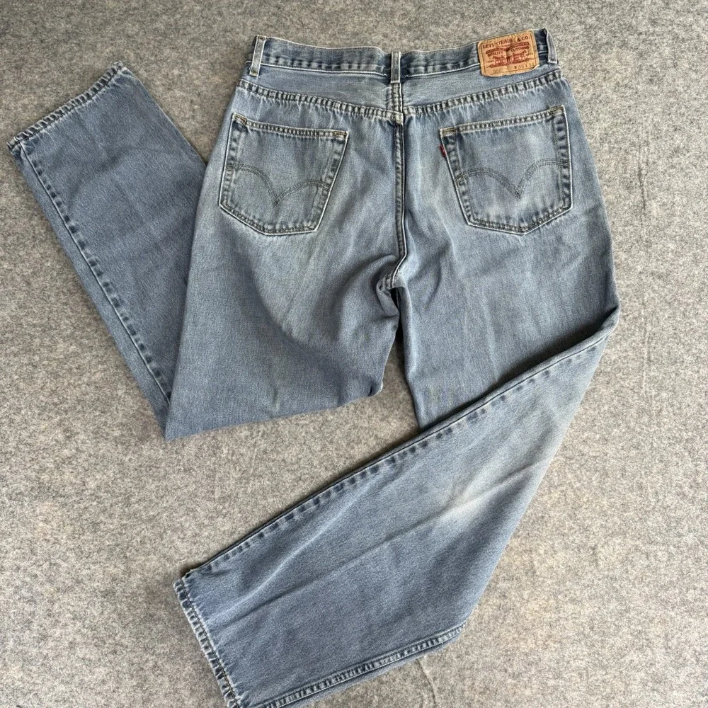 Vintage Levis 550 Jeans Mens 36x34 (36x32) Light Wash Baggy Distressed Denim 90s
